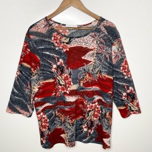 Entity top with dramatic tropical design